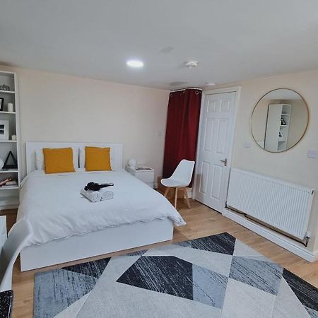 Lovely Studio-Flat With Free Parking, Free Wifi. Leeds  Zewnętrze zdjęcie