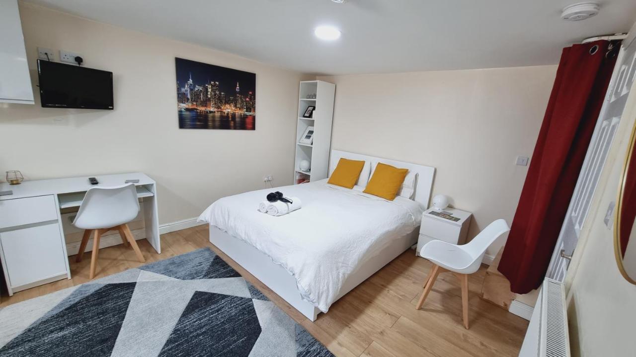 Lovely Studio-Flat With Free Parking, Free Wifi. Leeds  Zewnętrze zdjęcie