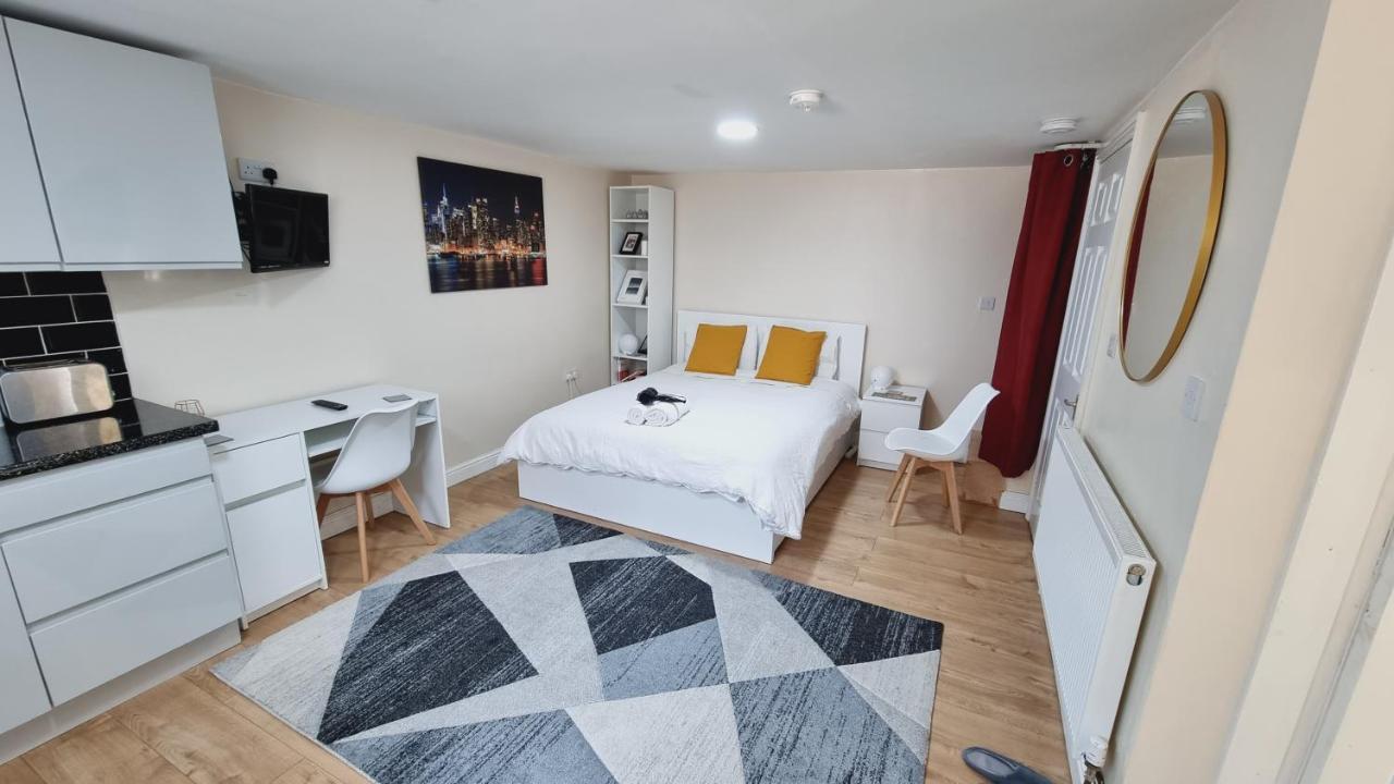 Lovely Studio-Flat With Free Parking, Free Wifi. Leeds  Zewnętrze zdjęcie