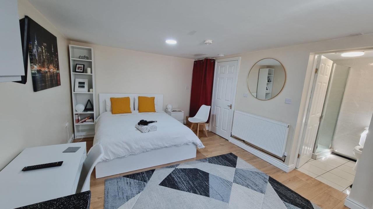 Lovely Studio-Flat With Free Parking, Free Wifi. Leeds  Zewnętrze zdjęcie