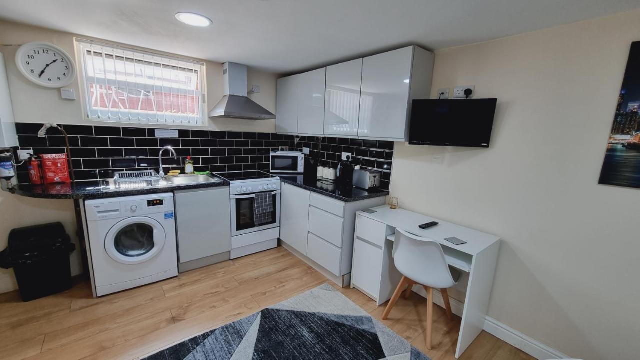 Lovely Studio-Flat With Free Parking, Free Wifi. Leeds  Zewnętrze zdjęcie