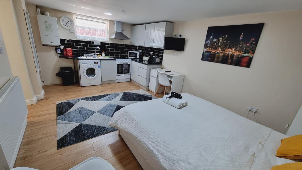 Lovely Studio-Flat With Free Parking, Free Wifi. Leeds  Zewnętrze zdjęcie